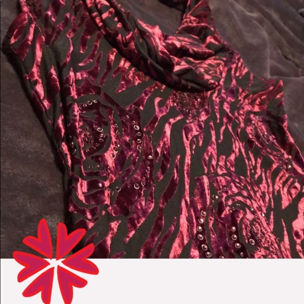 🌺🌺 Express velvety cowl neck tank 🌺🌺